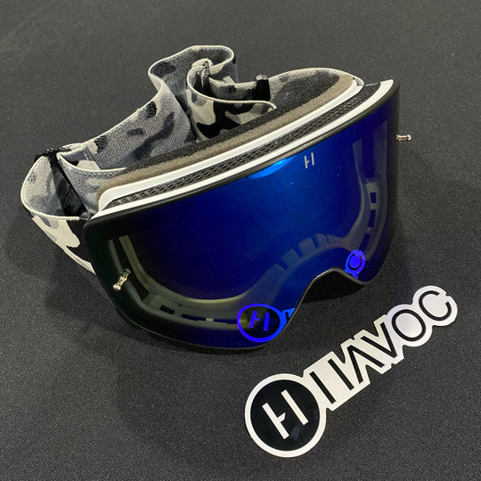 نظارات واقية، ARCTIC CAMO، تصميم Infinity، حزام Arctic Camo، عدسة مغناطيسية زرقاء، إطار أبيض، كل واحدة