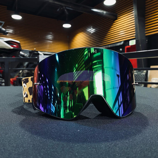 نظارات واقية، تصميم الفهد، تصميم إنفينيتي، حزام الفهد، عدسة مغناطيسية فضية عاكسة، إطار أسود، كل واحدة