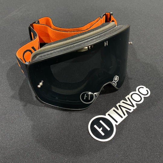 نظارات واقية، فانتوم، تصميم إنفينيتي، حزام برتقالي/أسود، عدسة مغناطيسية سوداء، إطار أسود، كل منها
