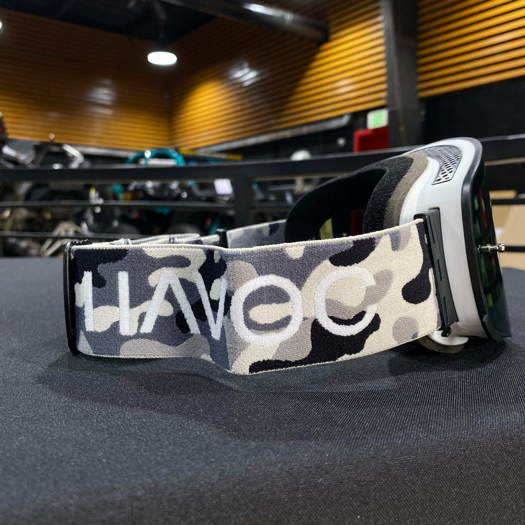 نظارات واقية، ARCTIC CAMO، تصميم Infinity، حزام Arctic Camo، عدسة مغناطيسية زرقاء، إطار أبيض، كل واحدة