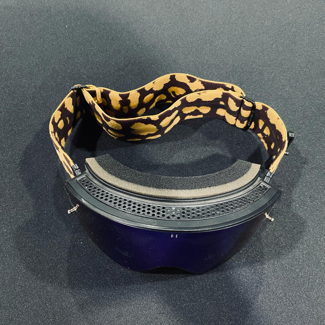 نظارات واقية، تصميم الفهد، تصميم إنفينيتي، حزام الفهد، عدسة مغناطيسية فضية عاكسة، إطار أسود، كل واحدة