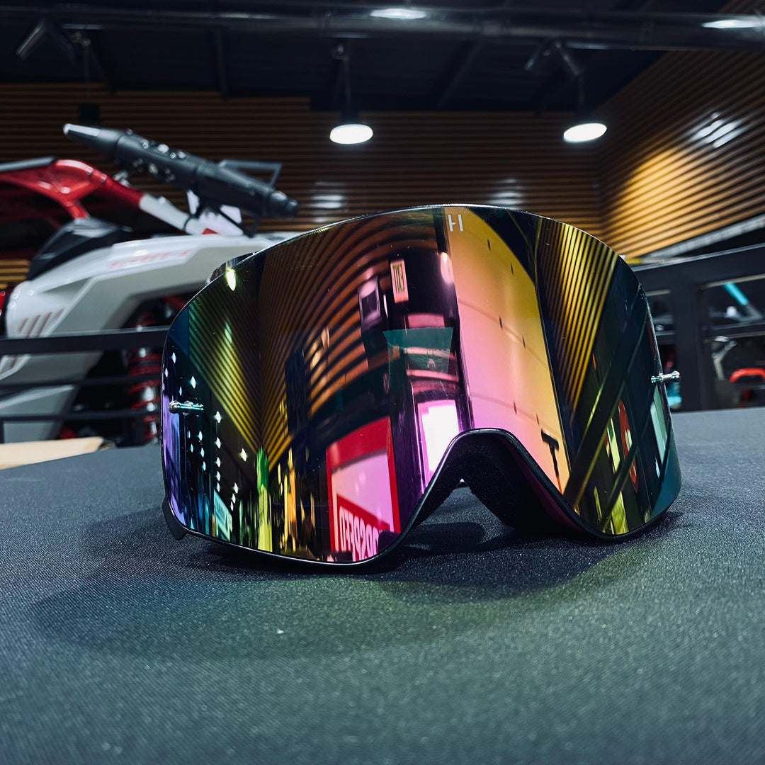 نظارات واقية، فلامنجو، تصميم إنفينيتي، حزام وردي، عدسة مغناطيسية وردية، إطار وردي، كل واحدة