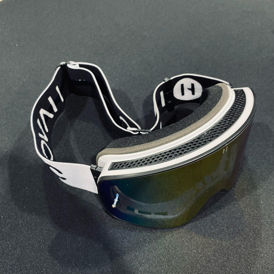 نظارات واقية، تيمبست، تصميم إنفينيتي، حزام أبيض/أسود، عدسات مغناطيسية بألوان قوس قزح، إطار أبيض، كل واحدة