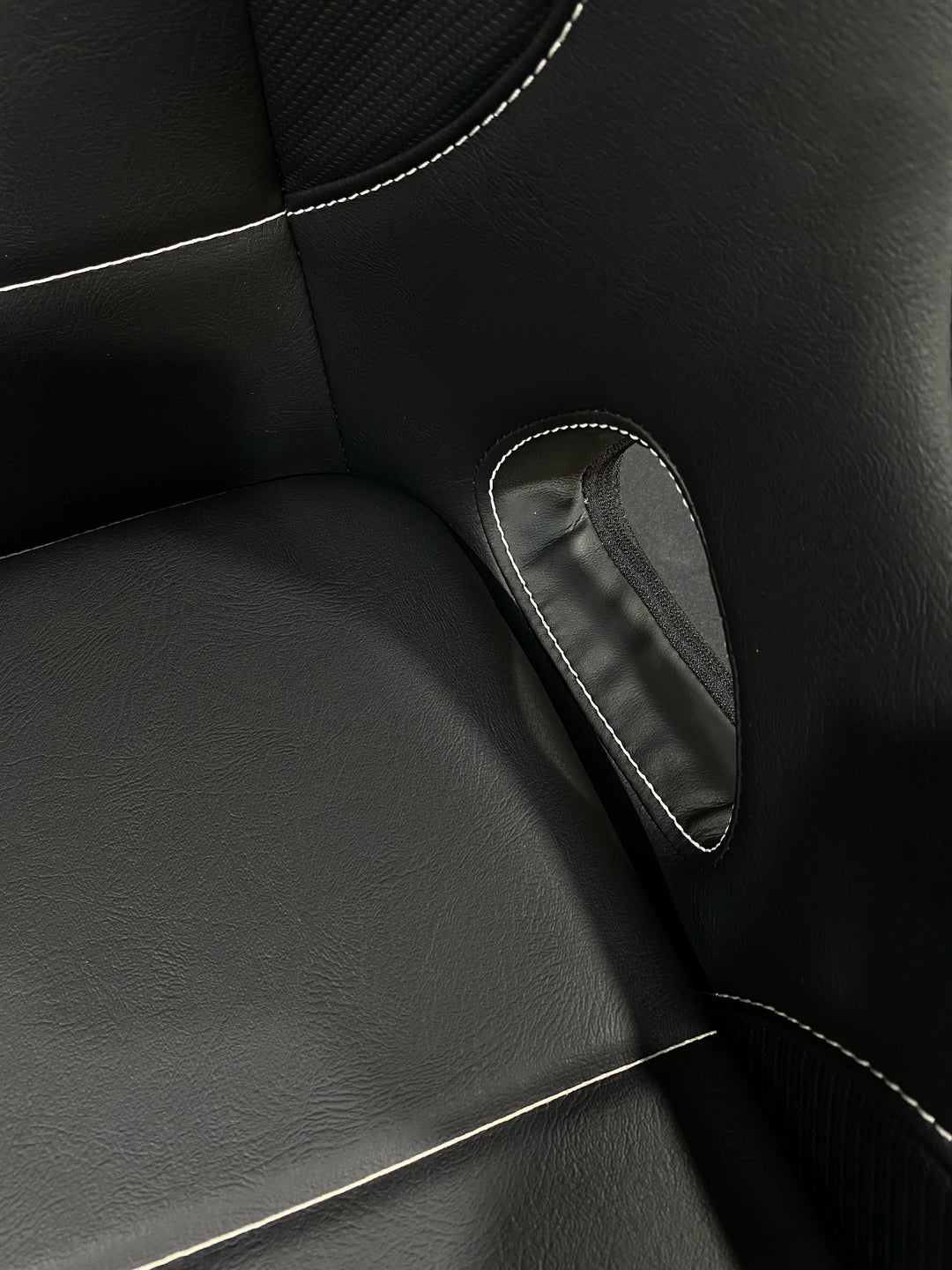 (PRP) (UTV28) Podium Elite Suspension Seat, PRP LOGO